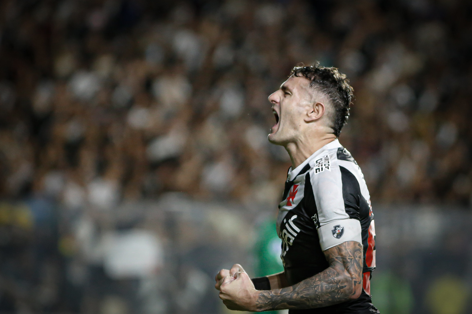 Vasco vence Melgar por 2 a 1, se classifica para os playoffs da Sul-Americana e garante bolada nos cofres